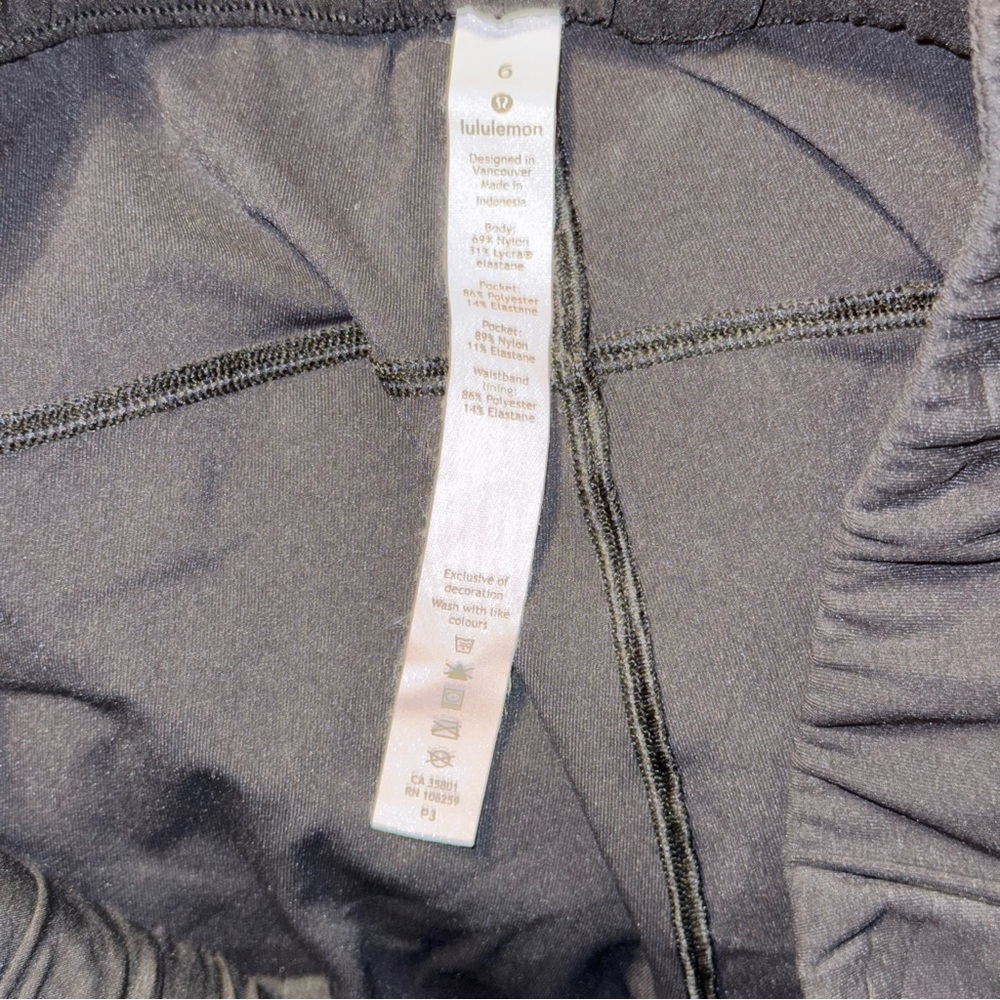 Lululemon On the Fly Shorts Black Size 6 Woven Pull On Pockets - Picture 7 of 9
